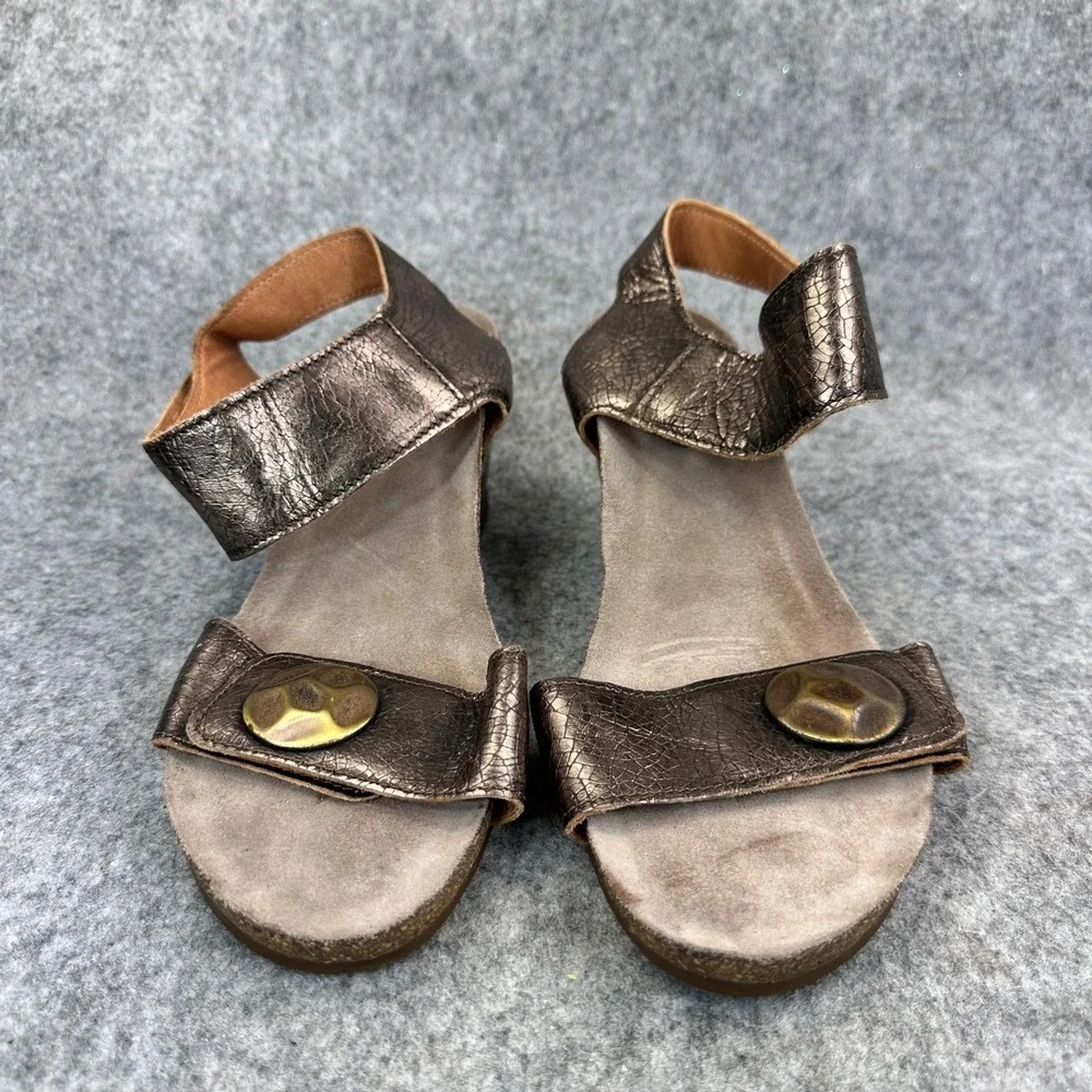 Taos Carousel Wedge Sandals Womens 39 Bronze Metallic Leather Comfort Slingback